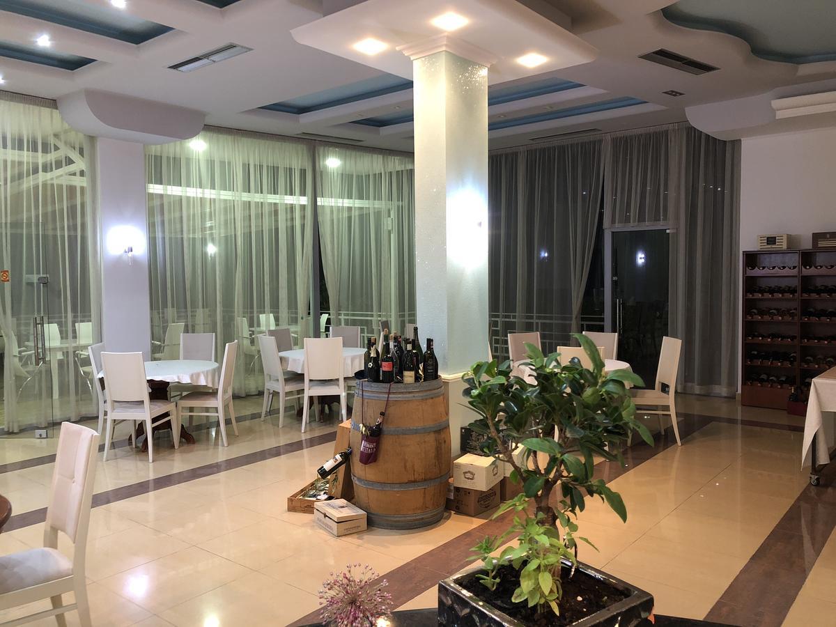 Envi Hotel Vlore Exterior photo